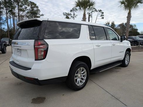 Used 2024 Chevrolet Suburban LT RWD image 4