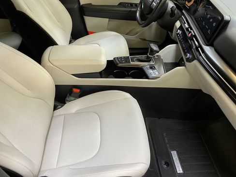 Used 2026 Kia Sportage EX FWD image 24