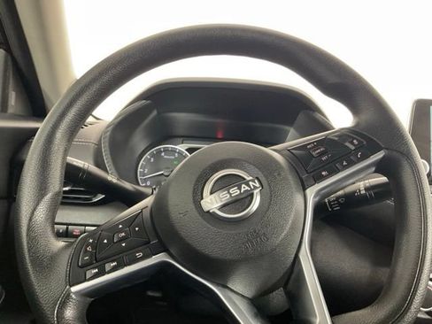 Used 2024 Nissan Sentra SV FWD image 19