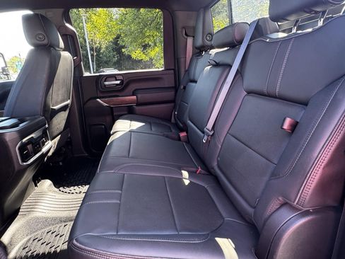 Certified 2022 Chevrolet Silverado 2500 High Country w/ Z71 Off-Road Package AWD/4WD image 17