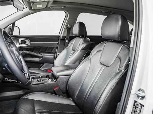 Used 2022 Kia Sorento SX FWD image 11