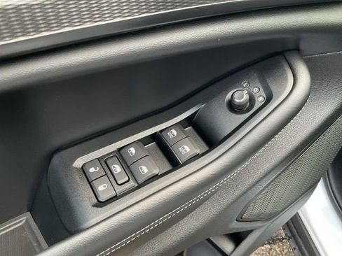 Used 2025 Jeep Grand Cherokee Laredo X image 23