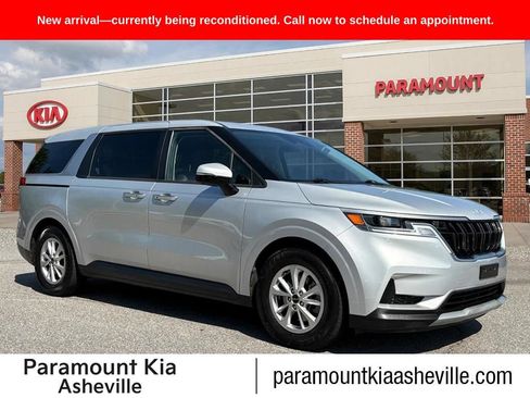 Used 2022 Kia Carnival LX FWD image 1