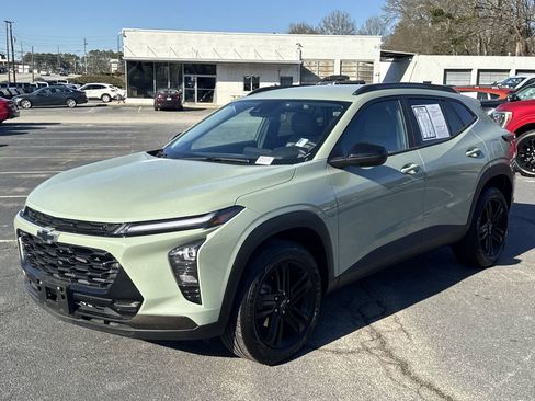 Used 2025 Chevrolet Trax ACTIV image 3