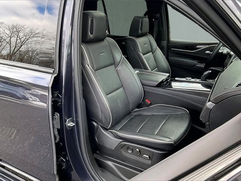 Used 2022 Cadillac Escalade Sport w/ Touring Package image 30