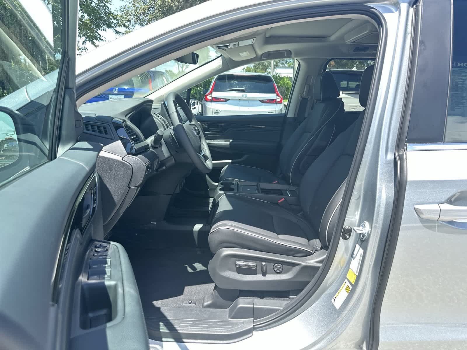 New 2026 Honda Odyssey Touring image 2