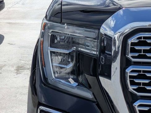 Used 2019 GMC Sierra 1500 Denali w/ Driver Alert Package II AWD/4WD image 8