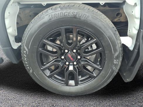 Used 2025 GMC Sierra 1500 Elevation AWD/4WD image 9