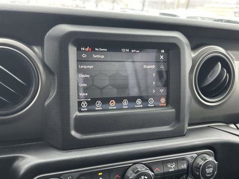 Used 2022 Jeep Gladiator Sport image 18