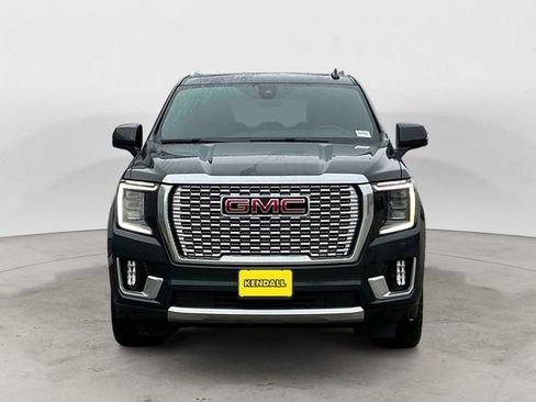 Used 2021 GMC Yukon Denali w/ Denali Premium Package AWD/4WD image 8