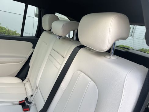 Used 2025 Mercedes-Benz GLB 250 image 23