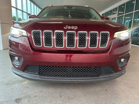 Used 2019 Jeep Cherokee Latitude w/ Popular Appearance Group FWD image 2