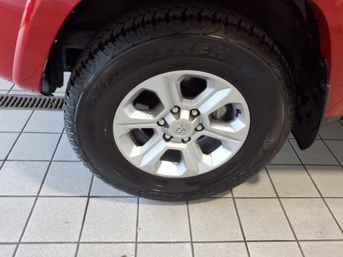 Used 2023 Toyota 4Runner SR5 Premium w/ Moonroof Package RWD image 5