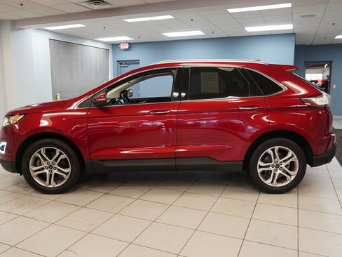Used 2016 Ford Edge Titanium w/ Technology Package image 2