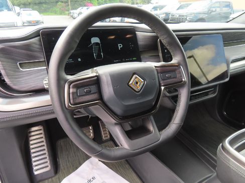 Used 2023 Rivian R1S Adventure AWD/4WD image 15