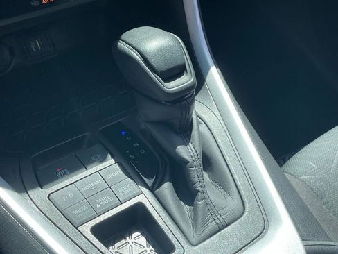 Used 2025 Toyota RAV4 XLE image 9