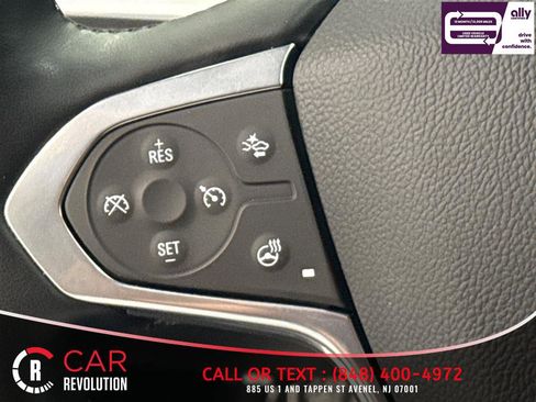 Used 2023 Chevrolet Traverse Premier FWD image 28