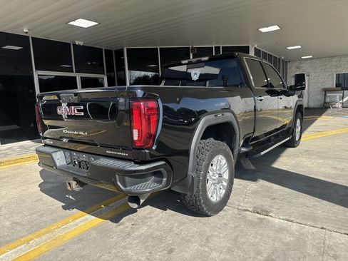 Used 2020 GMC Sierra 2500 Denali w/ Denali Ultimate Package AWD/4WD image 12