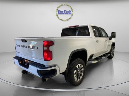Used 2021 Chevrolet Silverado 2500 LT w/ Z71 Chrome Sport Edition AWD/4WD image 4