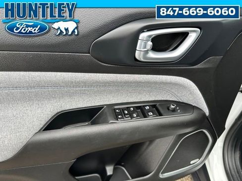 Used 2025 Jeep Compass Latitude w/ Sun & Sound Group image 22