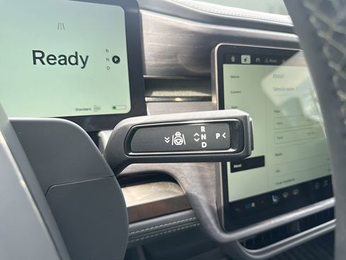 Used 2022 Rivian R1T Launch Edition image 19