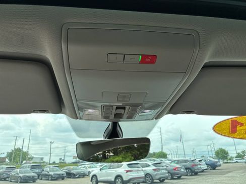 Used 2021 Volkswagen Atlas SE w/ Panoramic Sunroof Package AWD/4WD image 17