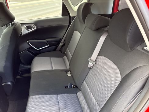 Certified 2025 Kia Soul LX w/ LX Technology Package FWD image 13
