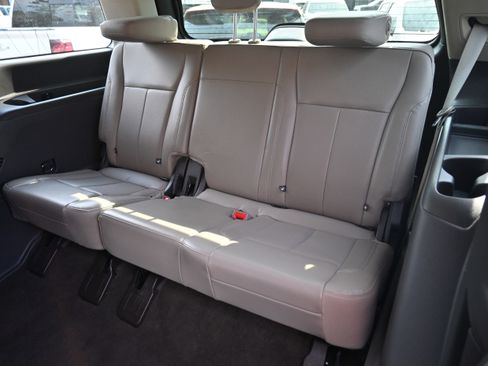 Used 2021 Ford Expedition XLT image 11