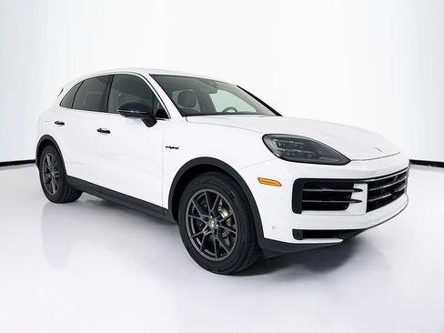 Certified 2025 Porsche Cayenne E-Hybrid AWD/4WD image 7