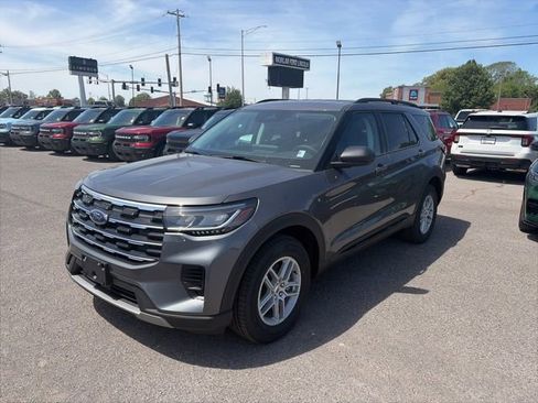 New 2026 Ford Explorer Active image 2