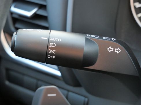 Used 2023 Nissan Rogue SV image 34