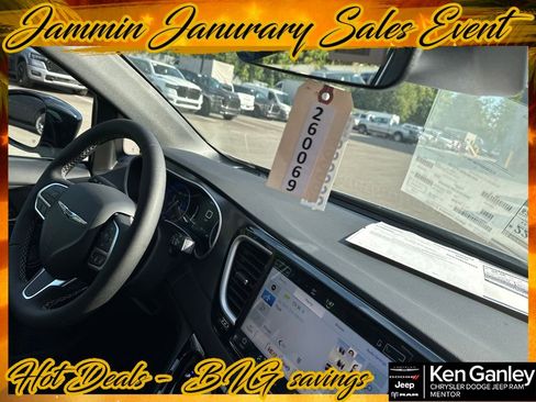 New 2026 Chrysler Voyager LX image 19