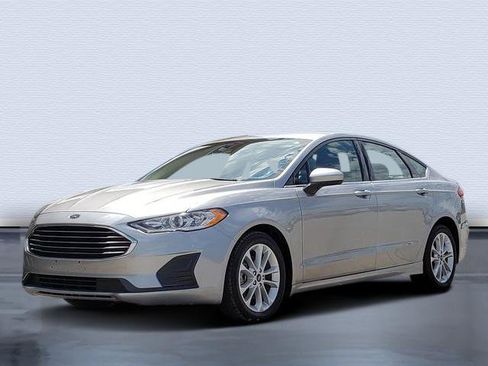 Used 2020 Ford Fusion SE FWD image 1