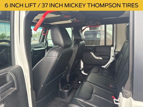 Used 2016 Jeep Wrangler Unlimited Rubicon w/ Connectivity Group AWD/4WD image 10