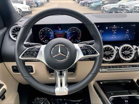 Used 2026 Mercedes-Benz GLA 250 4MATIC image 4