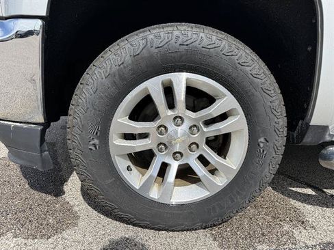 Used 2017 Chevrolet Silverado 1500 LT w/ All Star Edition AWD/4WD image 6