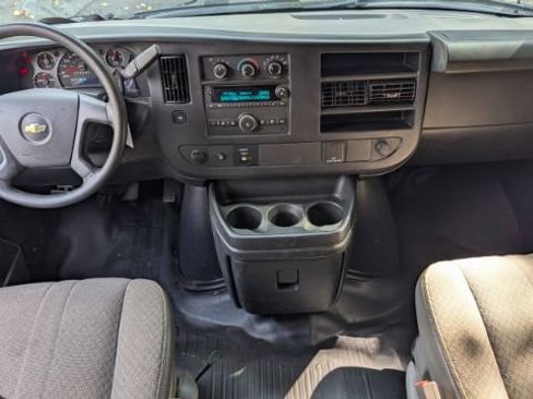 Used 2017 Chevrolet Express 2500 image 23
