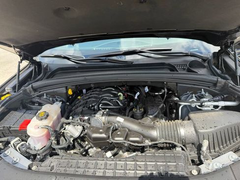 Certified 2025 Jeep Grand Cherokee L Laredo AWD/4WD image 12