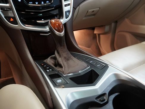 Used 2015 Cadillac SRX Luxury image 21