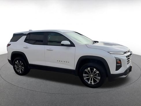 Used 2025 Chevrolet Equinox LT FWD image 8