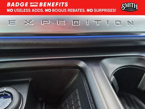 Used 2025 Ford Expedition Platinum w/ Stealth Performance Package AWD/4WD image 34