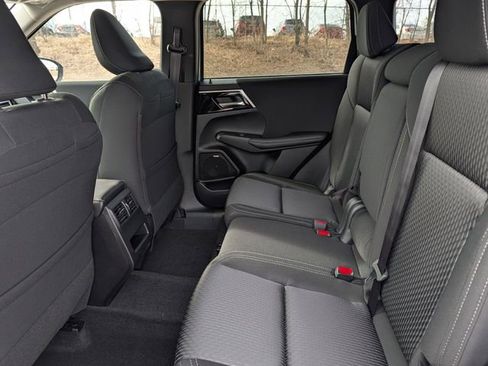 New 2026 Mitsubishi Outlander ES FWD image 5