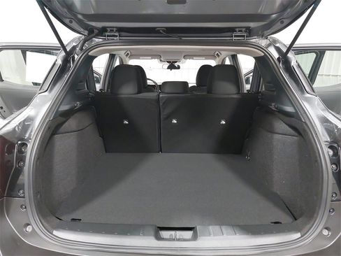 New 2026 Nissan Kicks SV image 12