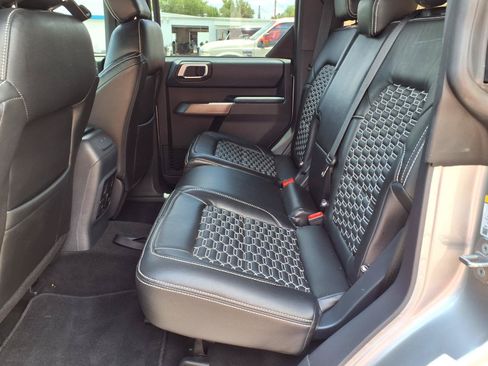 Used 2023 Ford Bronco Outer Banks AWD/4WD image 16