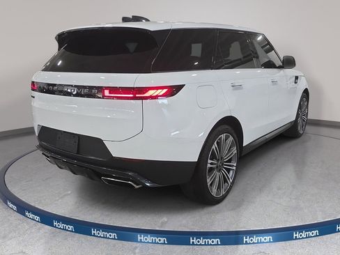 Used 2024 Land Rover Range Rover Sport SE AWD/4WD image 6