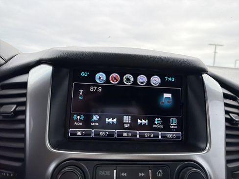 Used 2017 Chevrolet Suburban LT image 23