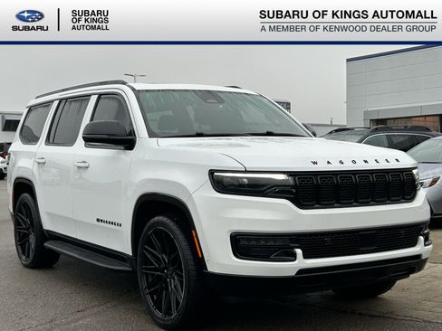 Used 2023 Jeep Wagoneer Series II image 1