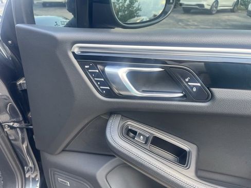 Used 2018 Porsche Macan image 41