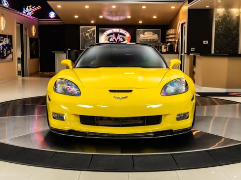 Used 2013 Chevrolet Corvette Z06 w/ 2LZ Preferred Equipment Group RWD image 7