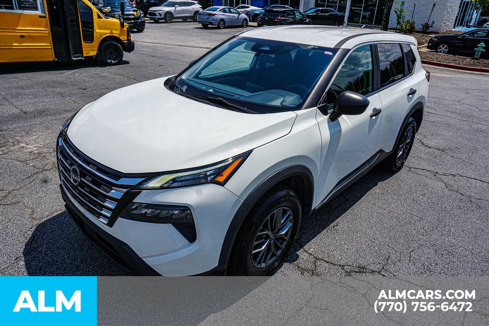 Used 2024 Nissan Rogue S FWD image 18